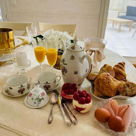 לינה וארוחת בוקר Grace & Breakfast *