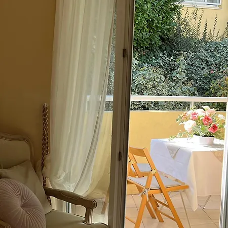 Grace & Breakfast לינה וארוחת בוקר