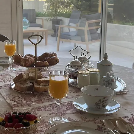 לינה וארוחת בוקר Grace & Breakfast בוסוליי